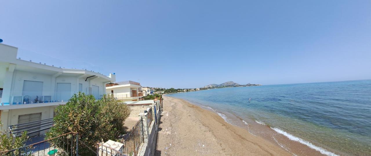 Blue Life, Sea-Luxury Rooms On The Beach Between Palermo And Cefalu' Casteldaccia Eksteriør billede