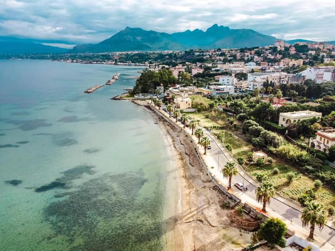 Blue Life, Sea-Luxury Rooms On The Beach Between Palermo And Cefalu' Casteldaccia Eksteriør billede