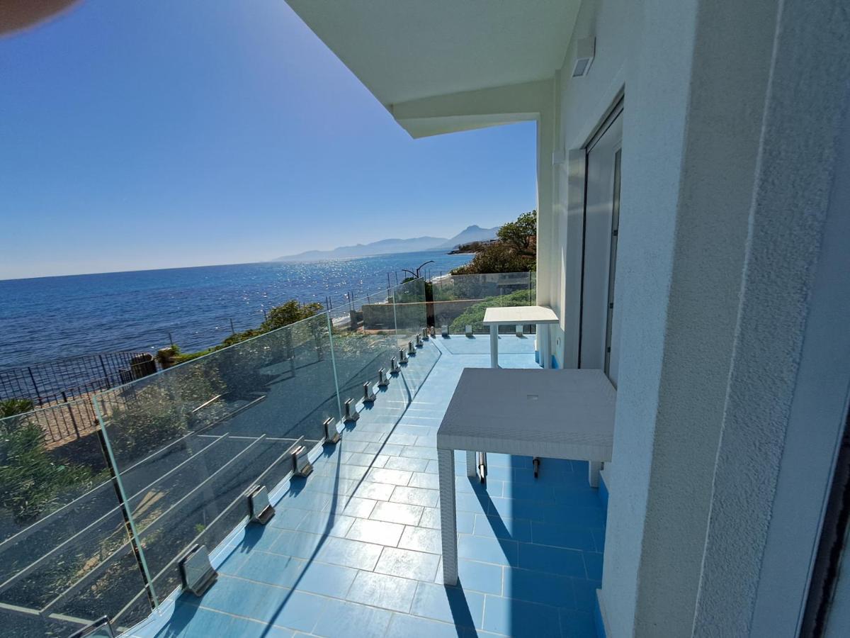Blue Life, Sea-Luxury Rooms On The Beach Between Palermo And Cefalu' Casteldaccia Eksteriør billede