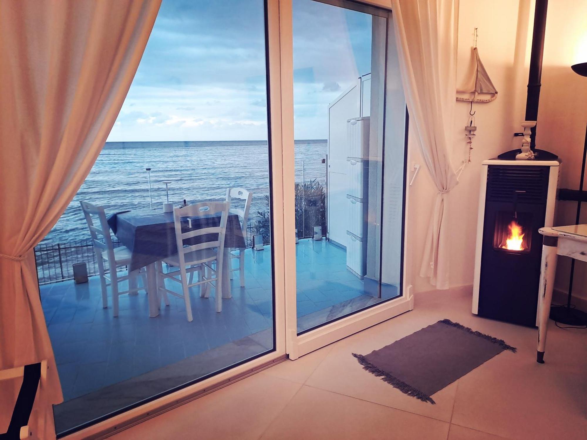 Blue Life, Sea-Luxury Rooms On The Beach Between Palermo And Cefalu' Casteldaccia Eksteriør billede