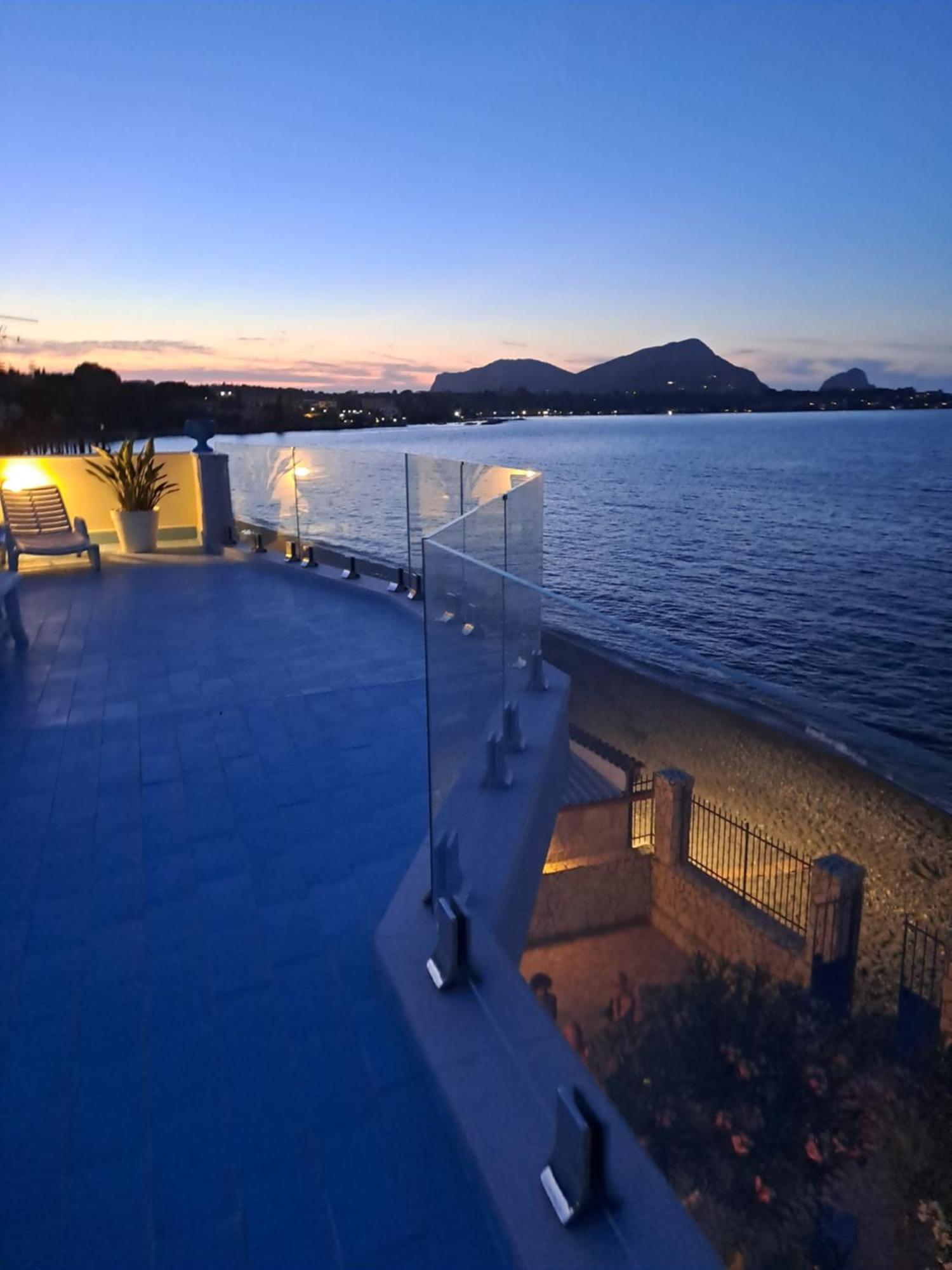 Blue Life, Sea-Luxury Rooms On The Beach Between Palermo And Cefalu' Casteldaccia Eksteriør billede
